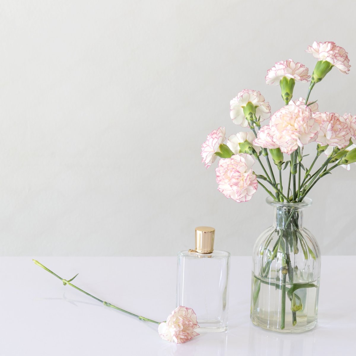 Цветочки в вазочке