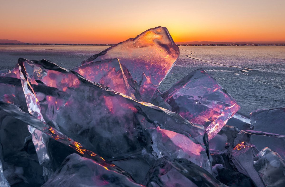 Ледяные сопки Байкала