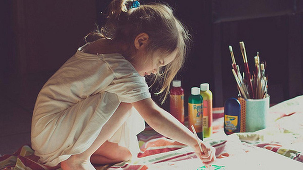 Ловить бабочек сачком