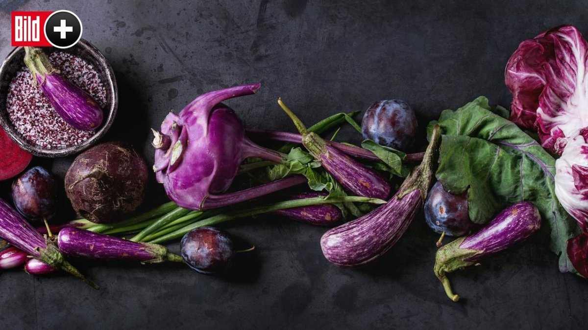 Овощи на фиолетовом фоне