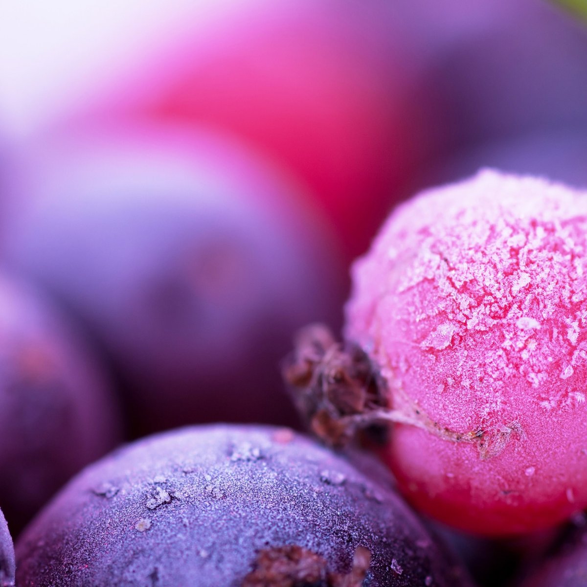 Розовый фрукт