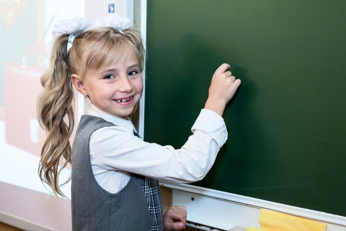 Первоклашка у доски