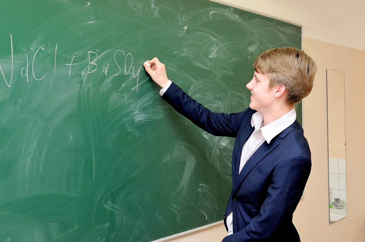 Школьник у доски