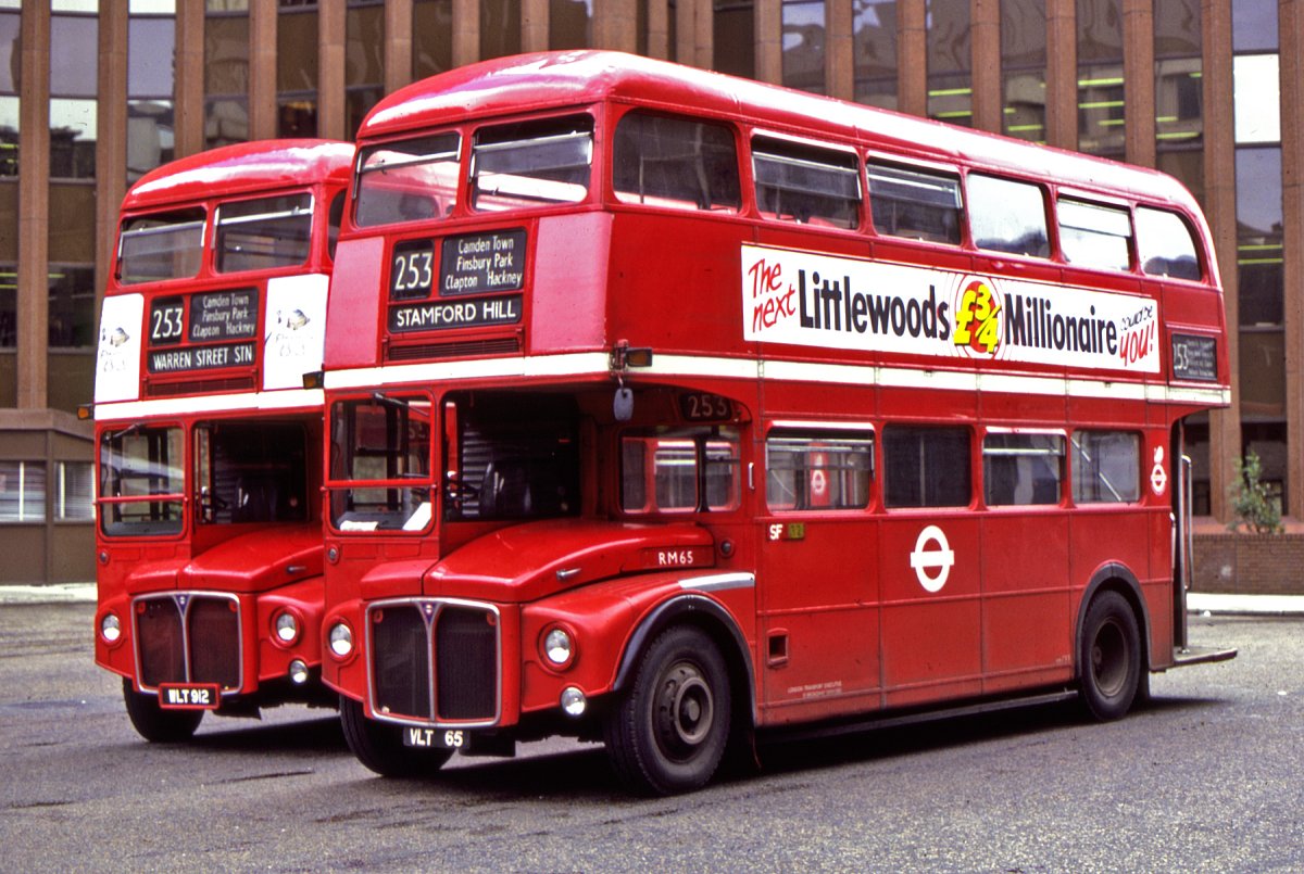 Лондонский автобус Routemaster