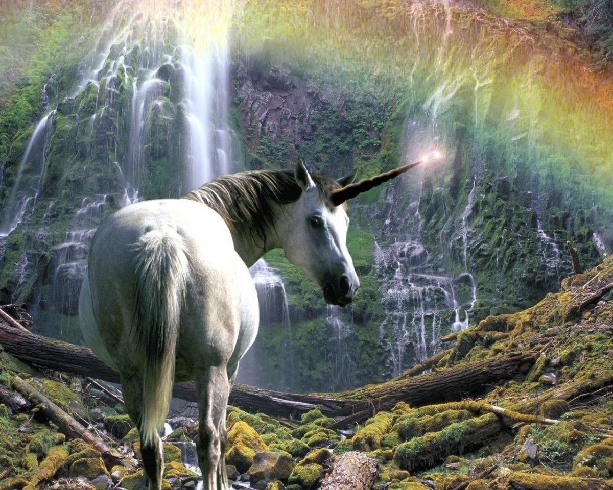 Реалистичного Единорожка и его маму