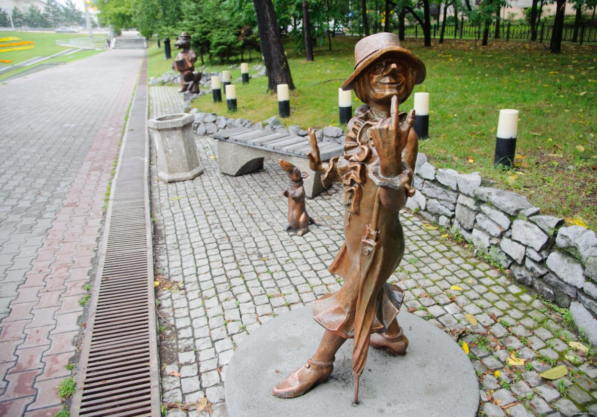 Коко Шанель Шапокляк