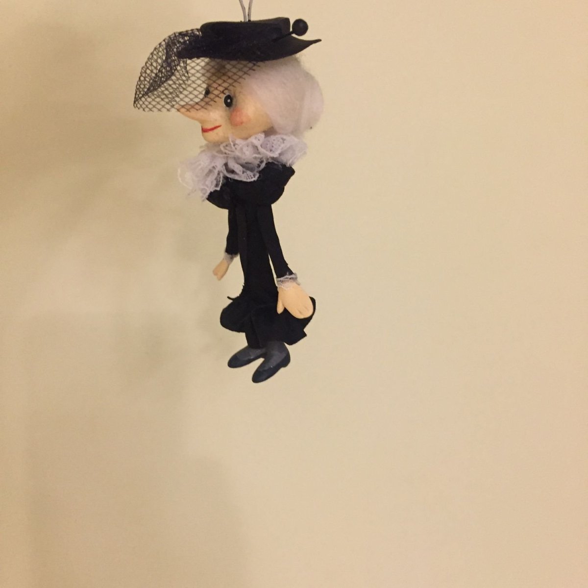 Хабаровск статуя Шапокляк