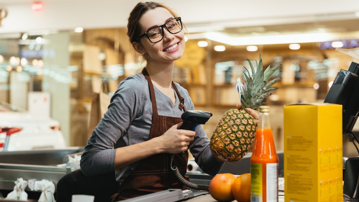 Продавец одежды