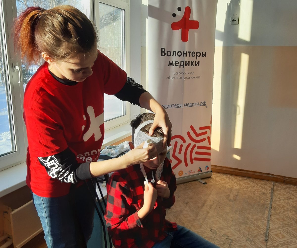 Волонтеры медики