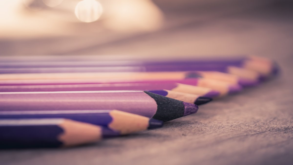 Фиолетовый карандаш