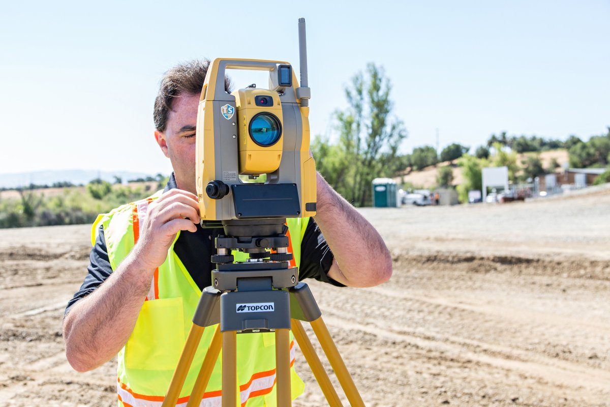 Роботизированный тахеометр Топкон