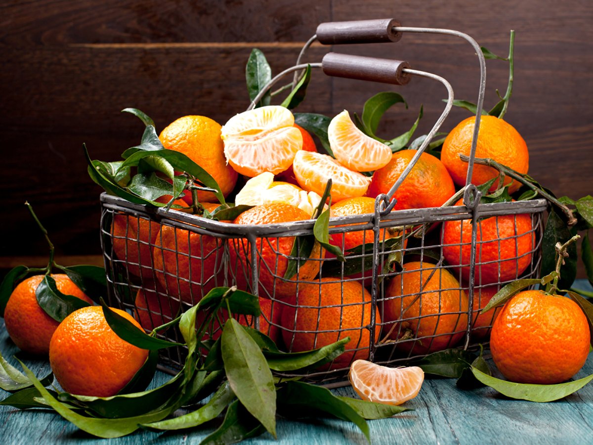 Корзина с апельсинами