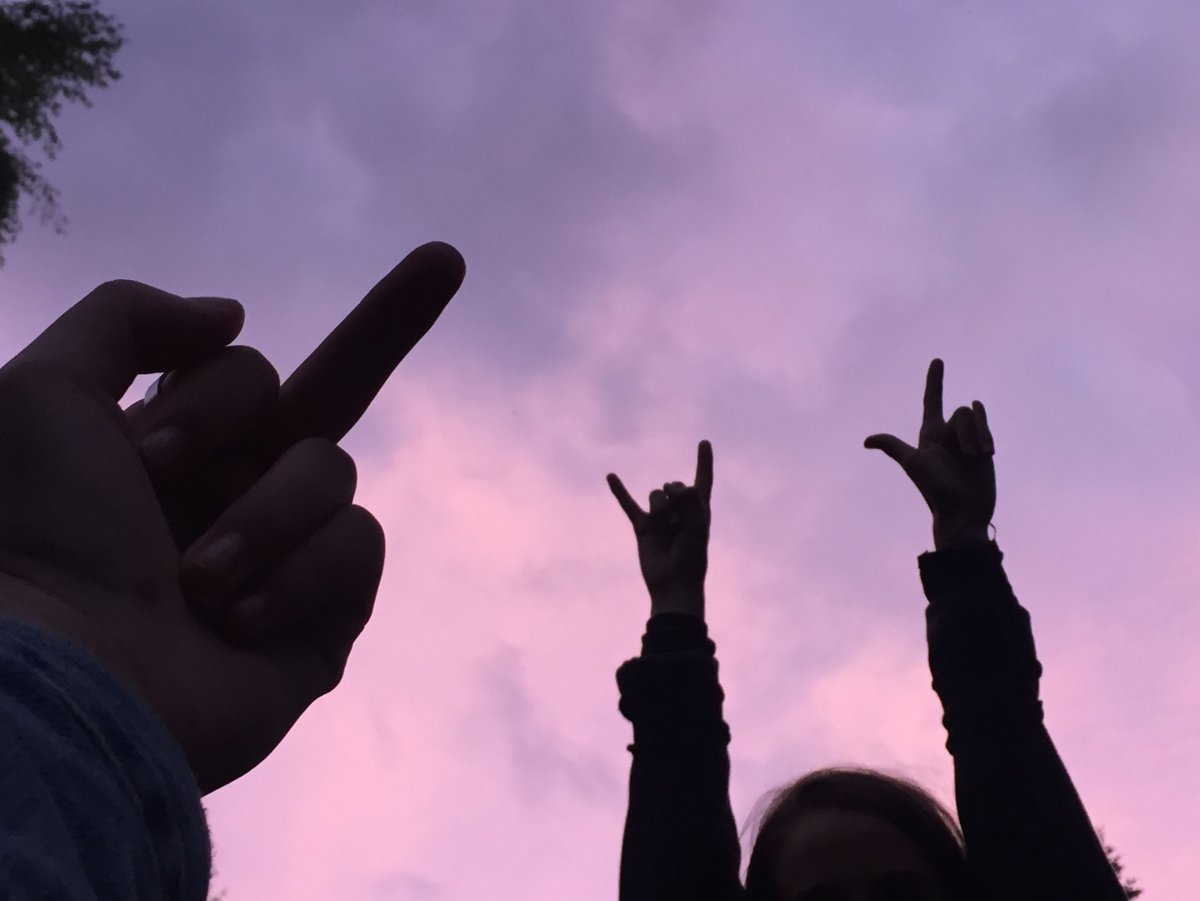 Тень девушки