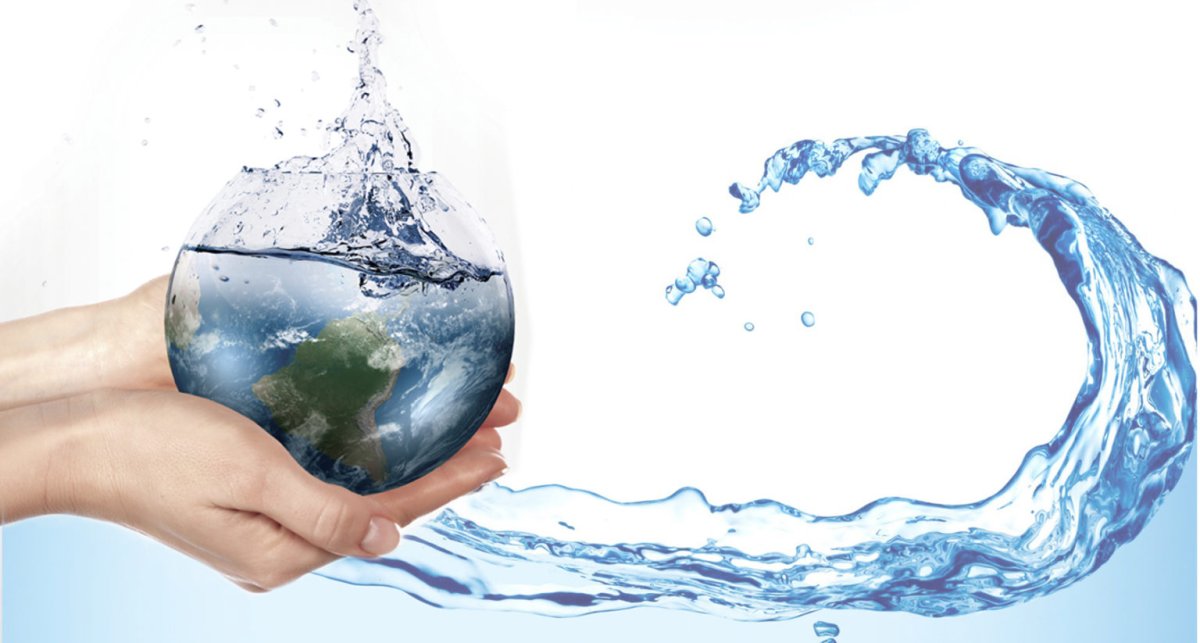 День воды на белом фоне