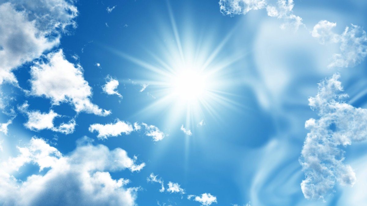 Голубое небо и солнце