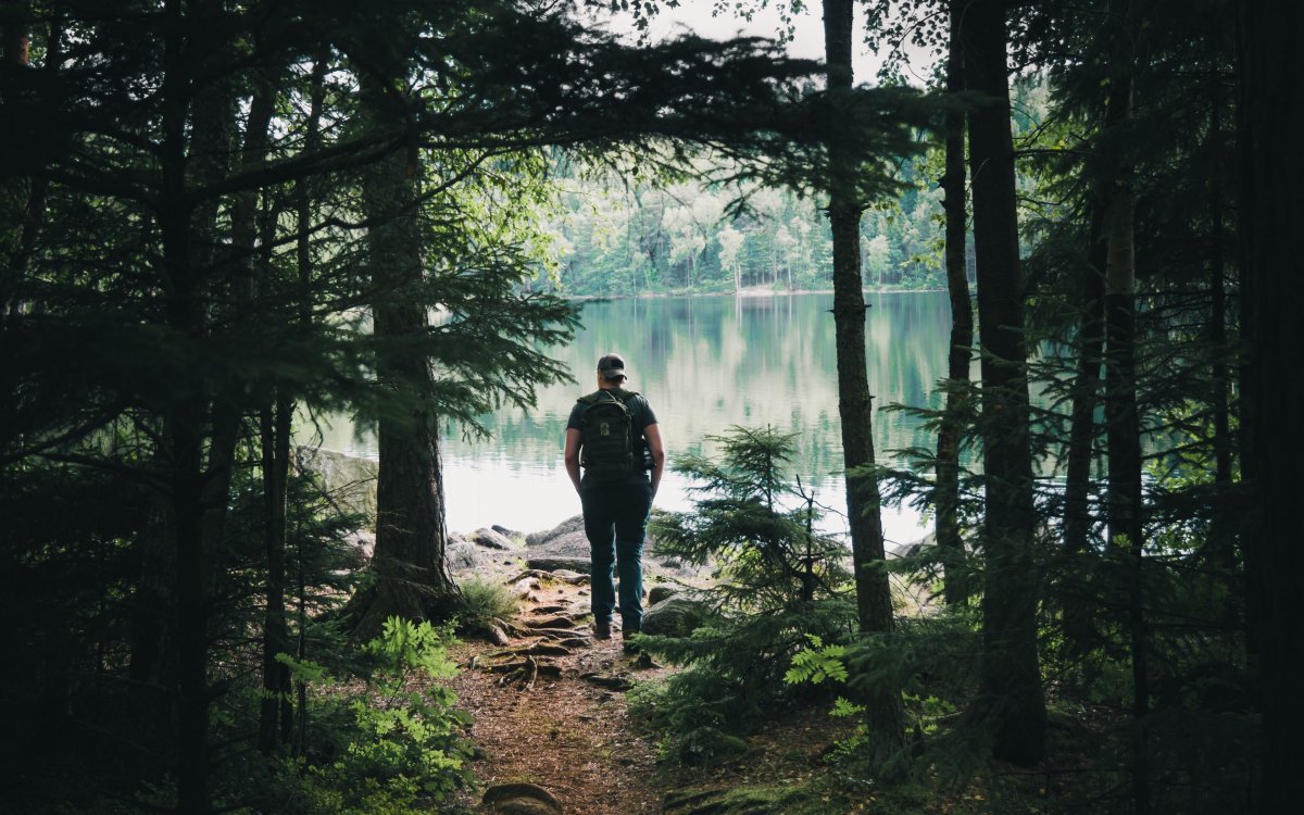 Горы озеро закат