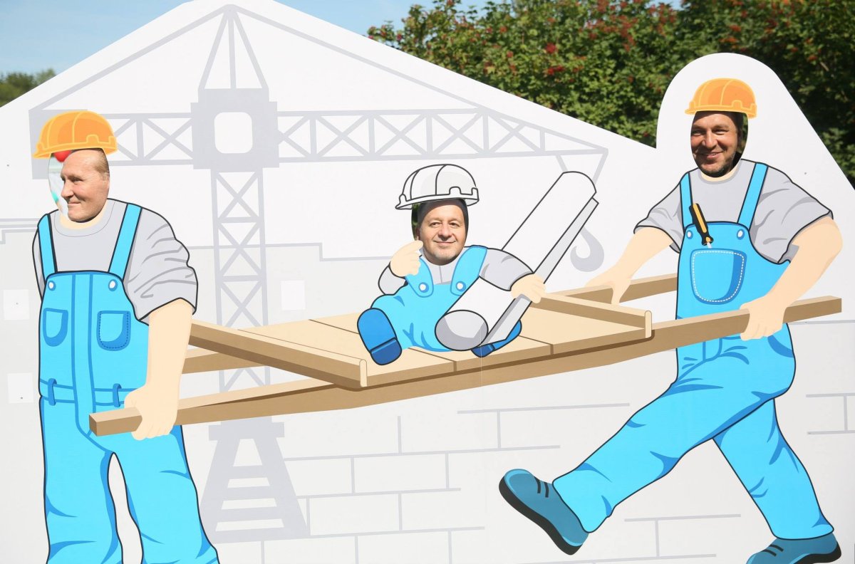 Стройка каска