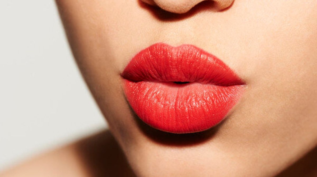 Макияж губ