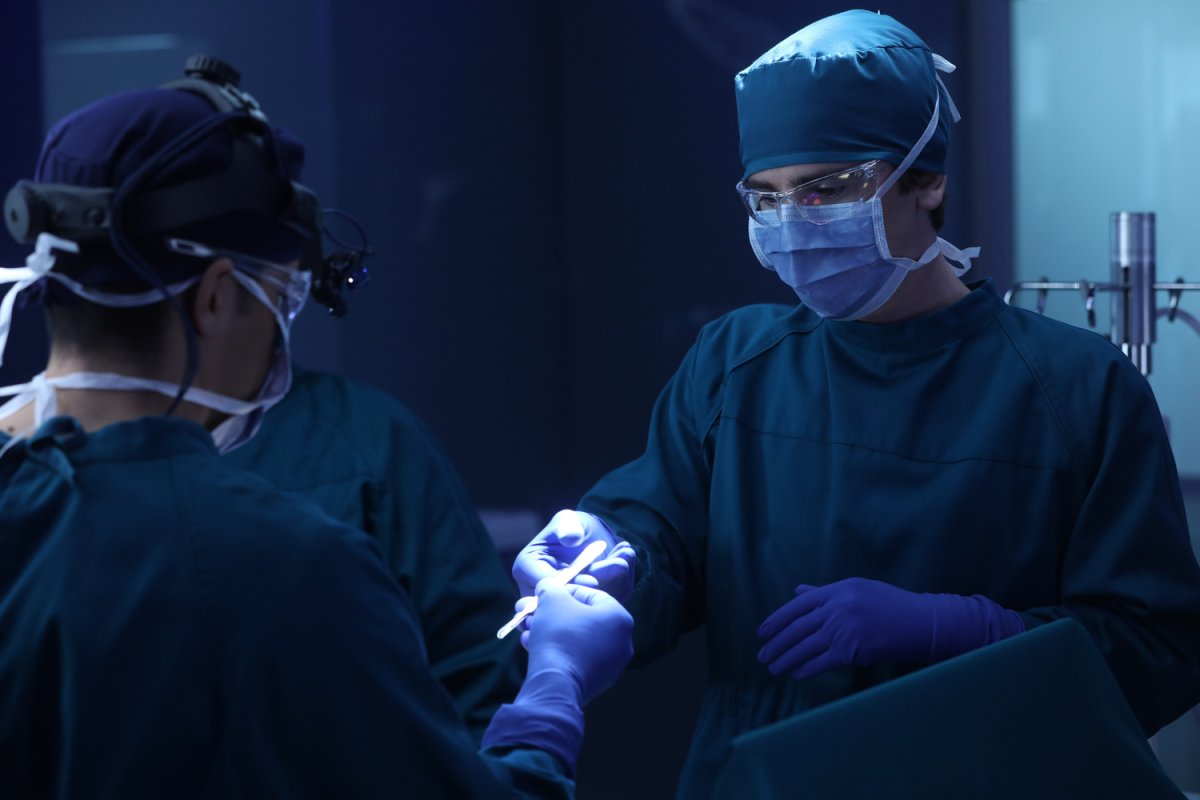 Мужчина врач Эстетика