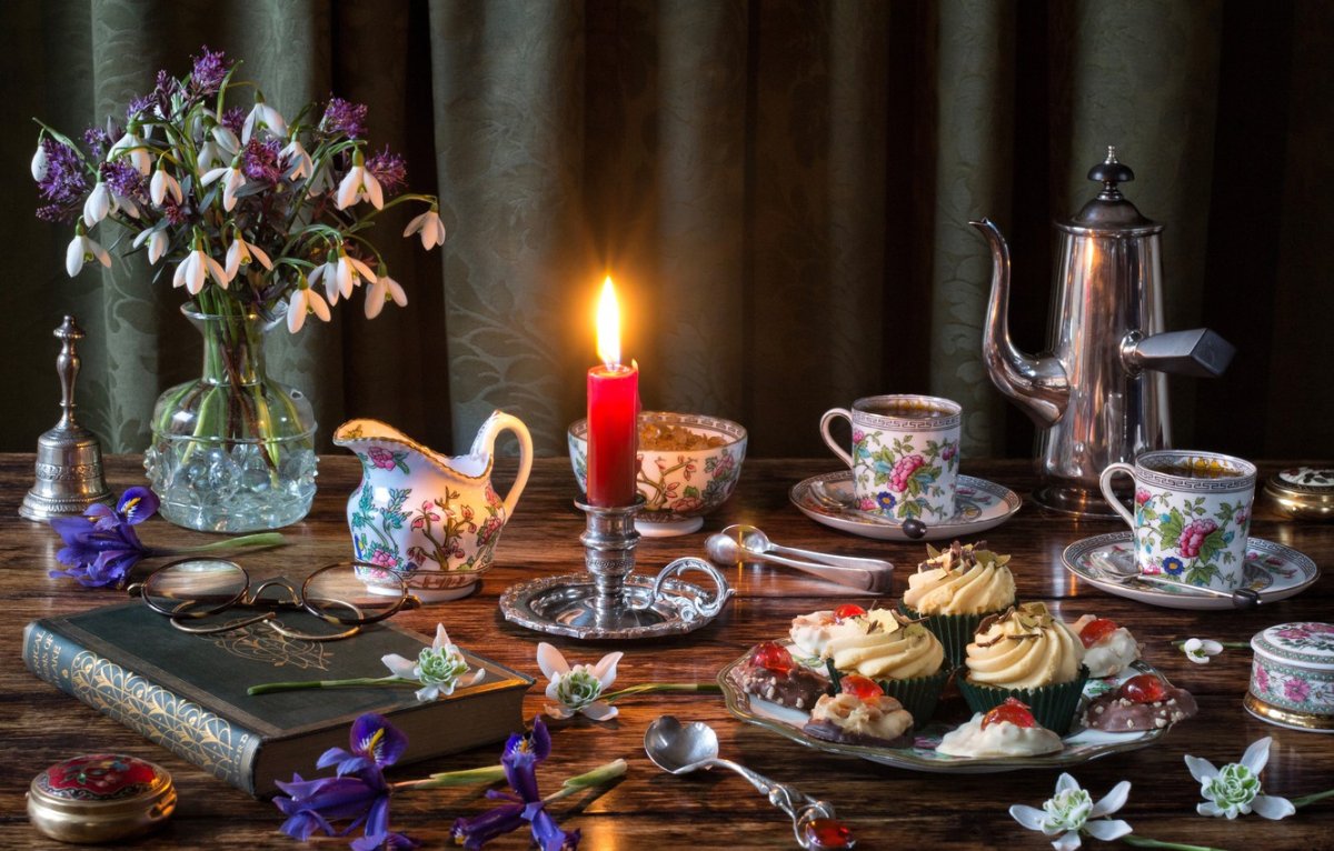 Чаепитие при свечах