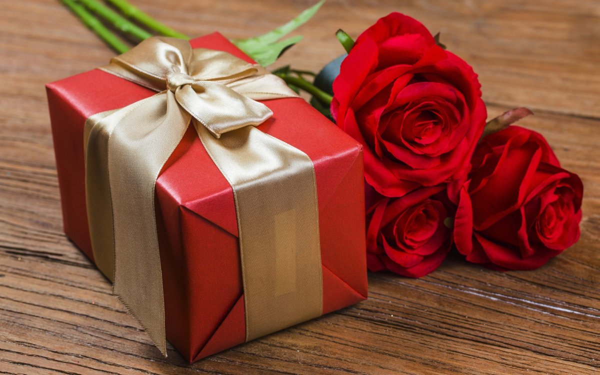 Розы в подарок
