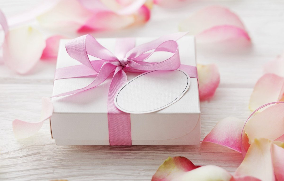 Подарок красивый розовый