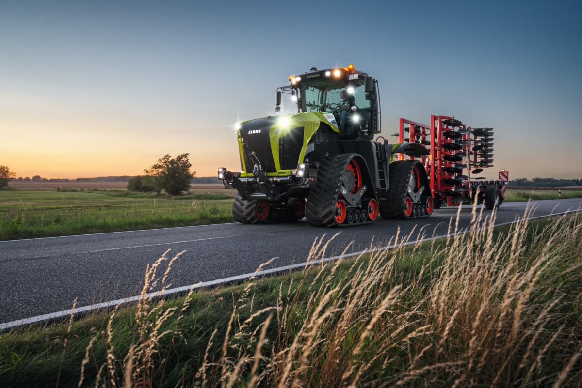 Трактор CLAAS Xerion