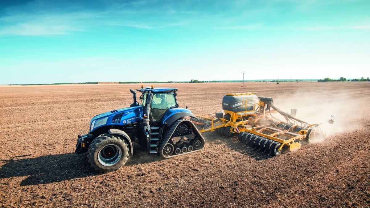 New Holland t8
