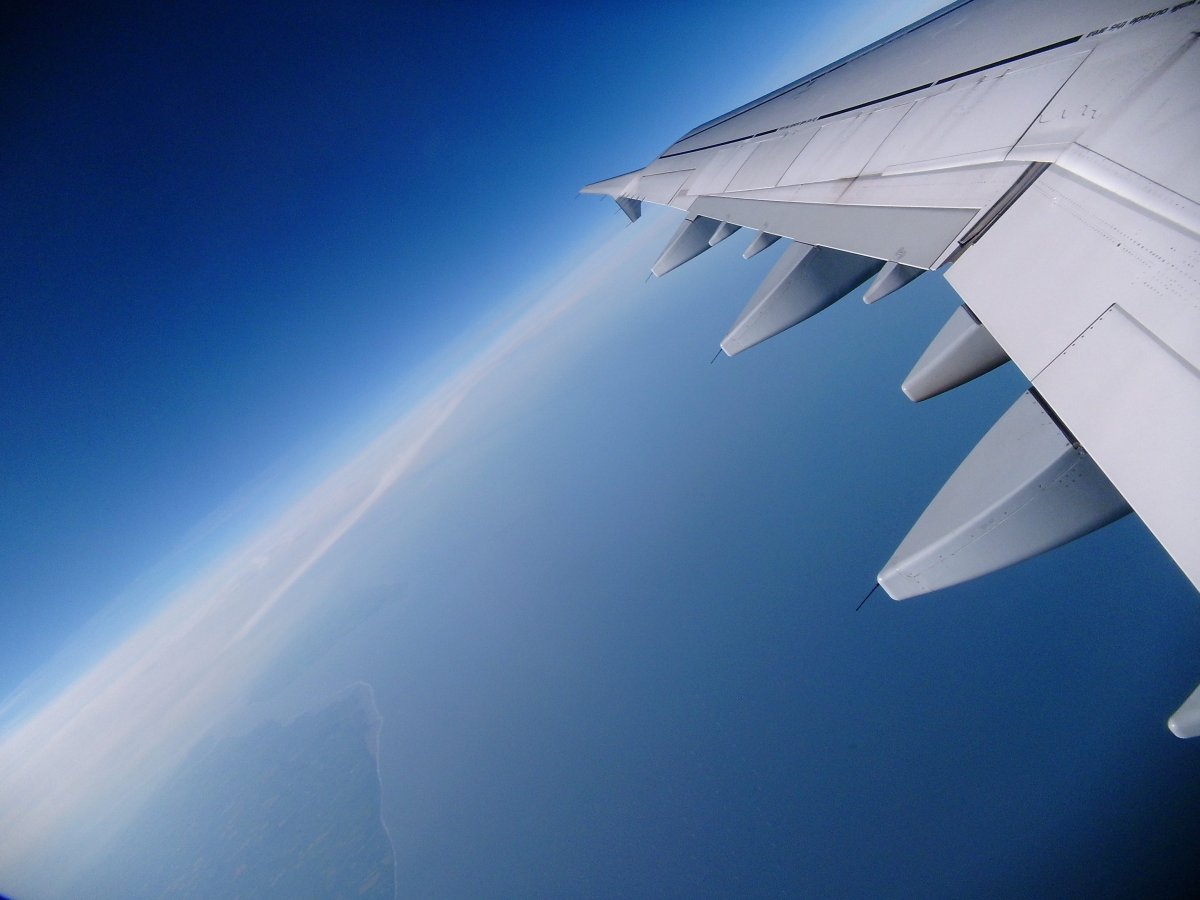 Крыло самолета фон
