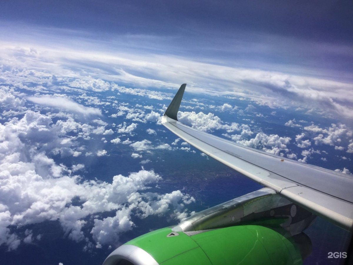 Самолет в небе