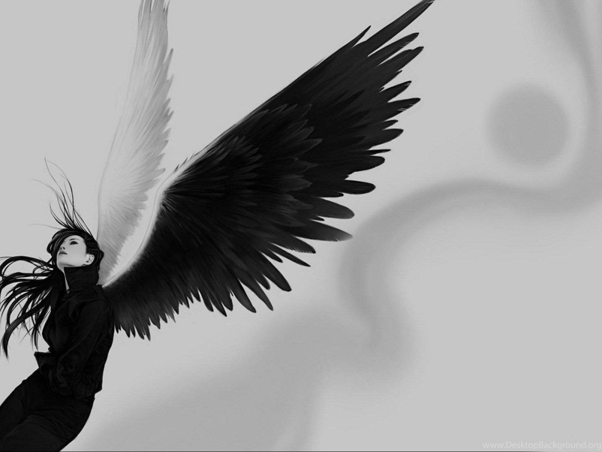 Девушка с крыльями