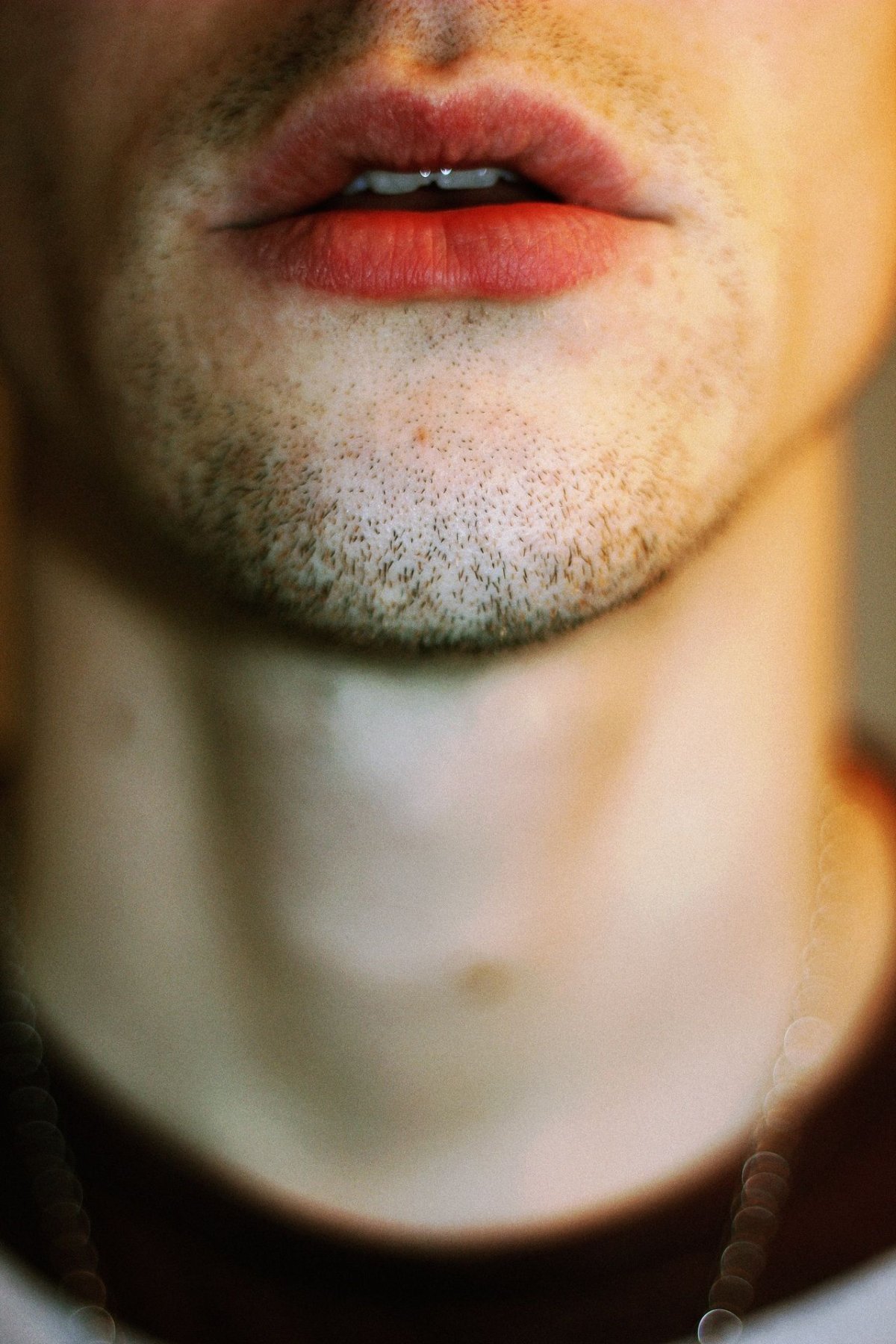 Красивые мужские губы