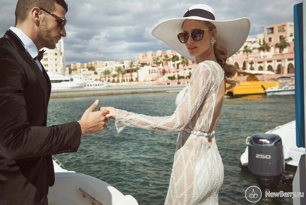 Довольная женщина