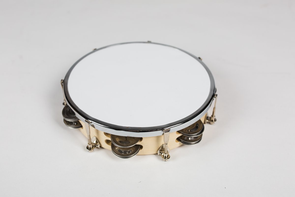 Бубен в руке