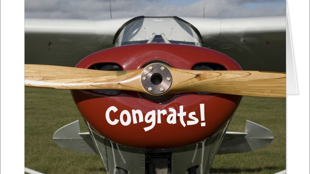 Самолет с поздравлением