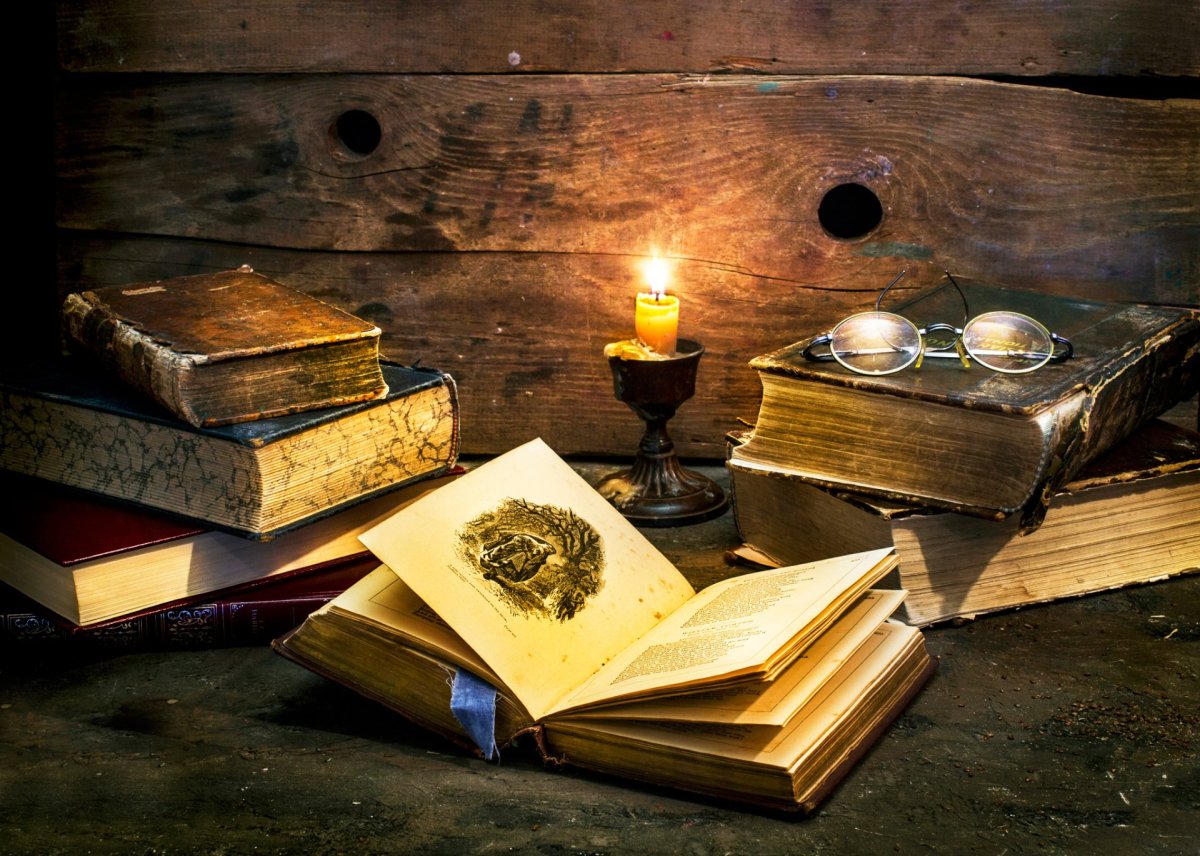 Красивые старинные книги