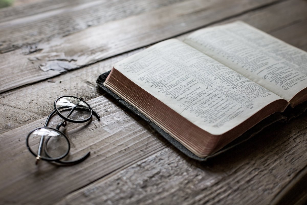 Обои на рабочий стол книги