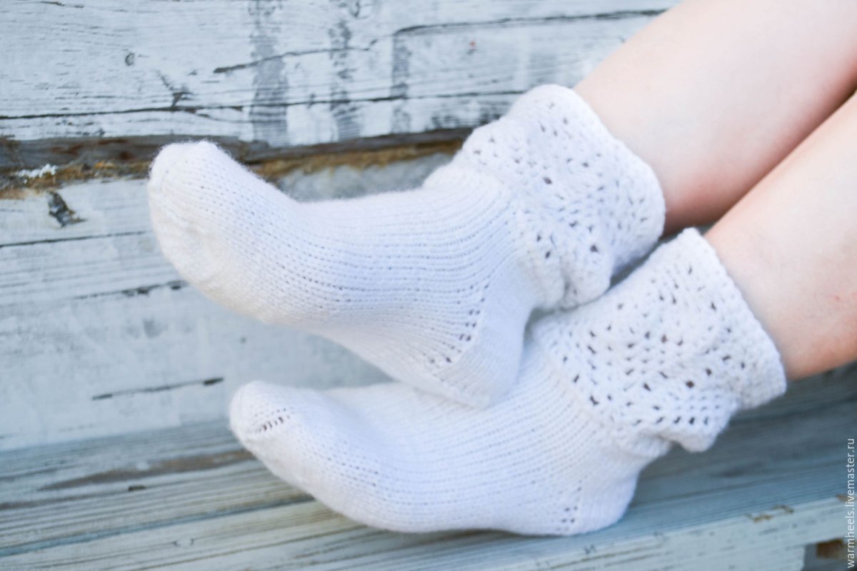 Вязаные ажурные носки