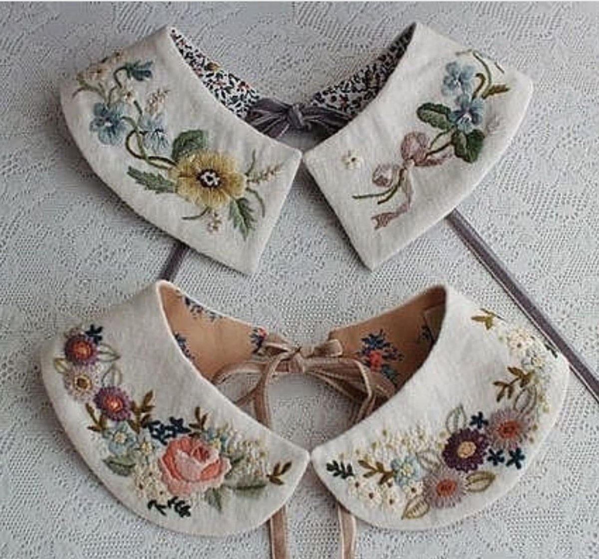 Съемный воротник с вышивкой