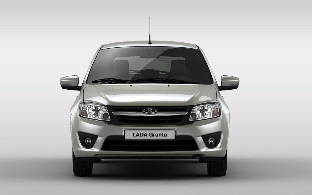 Лада Веста св кросс и девушки