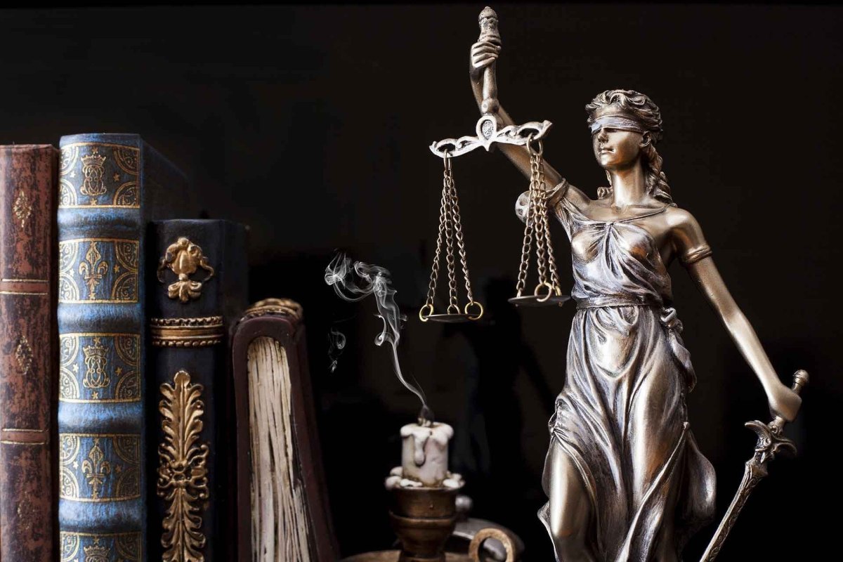 Весы Богини Фемиды