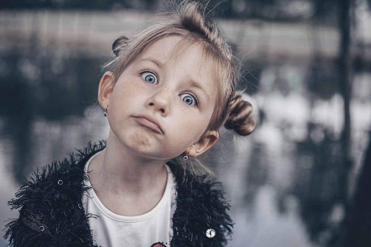 Мультяшные лица девочек и мальчиков