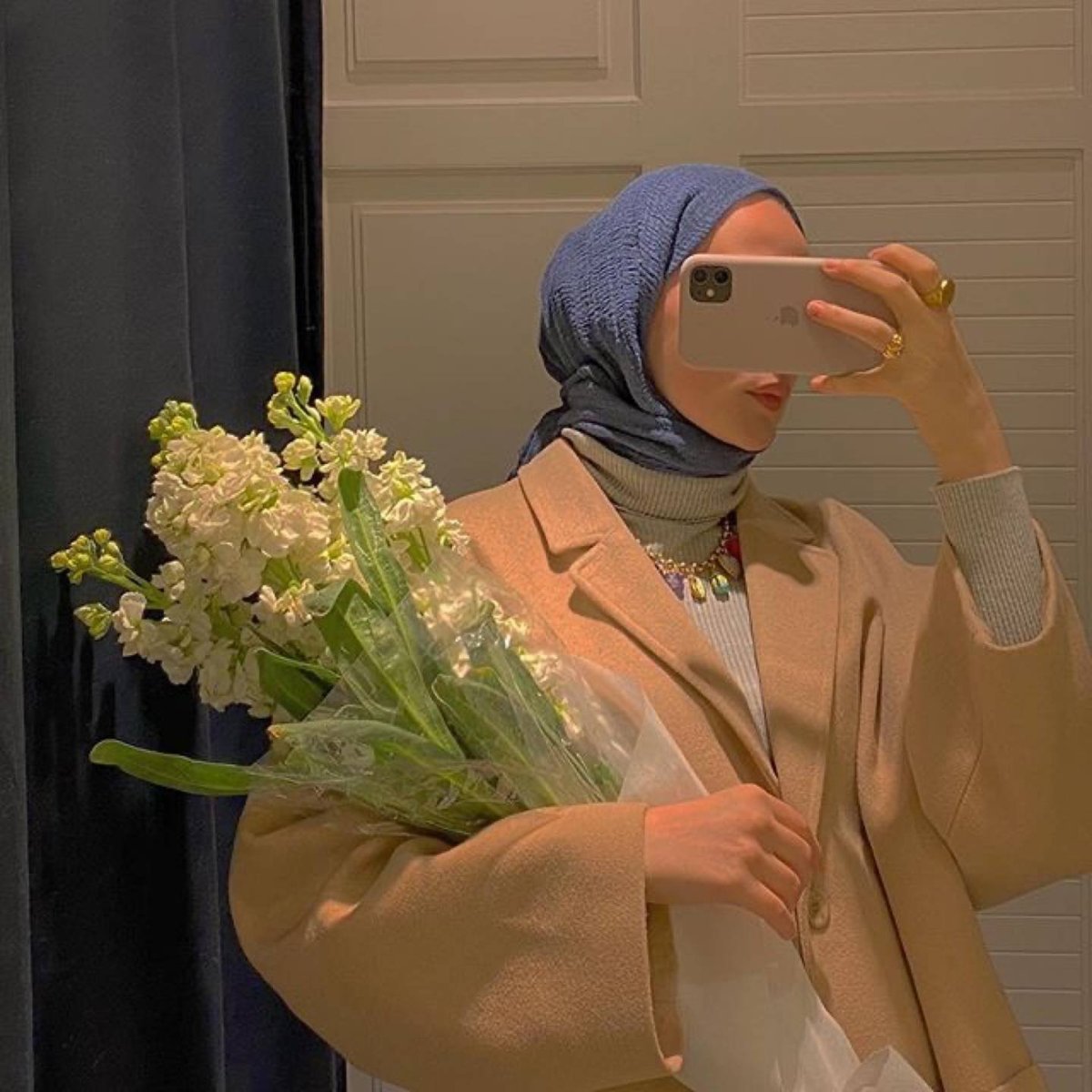 Девушка в платке Эстетика