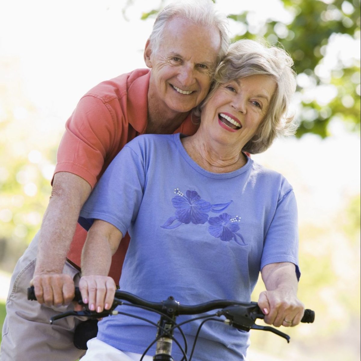 Пожилые люди