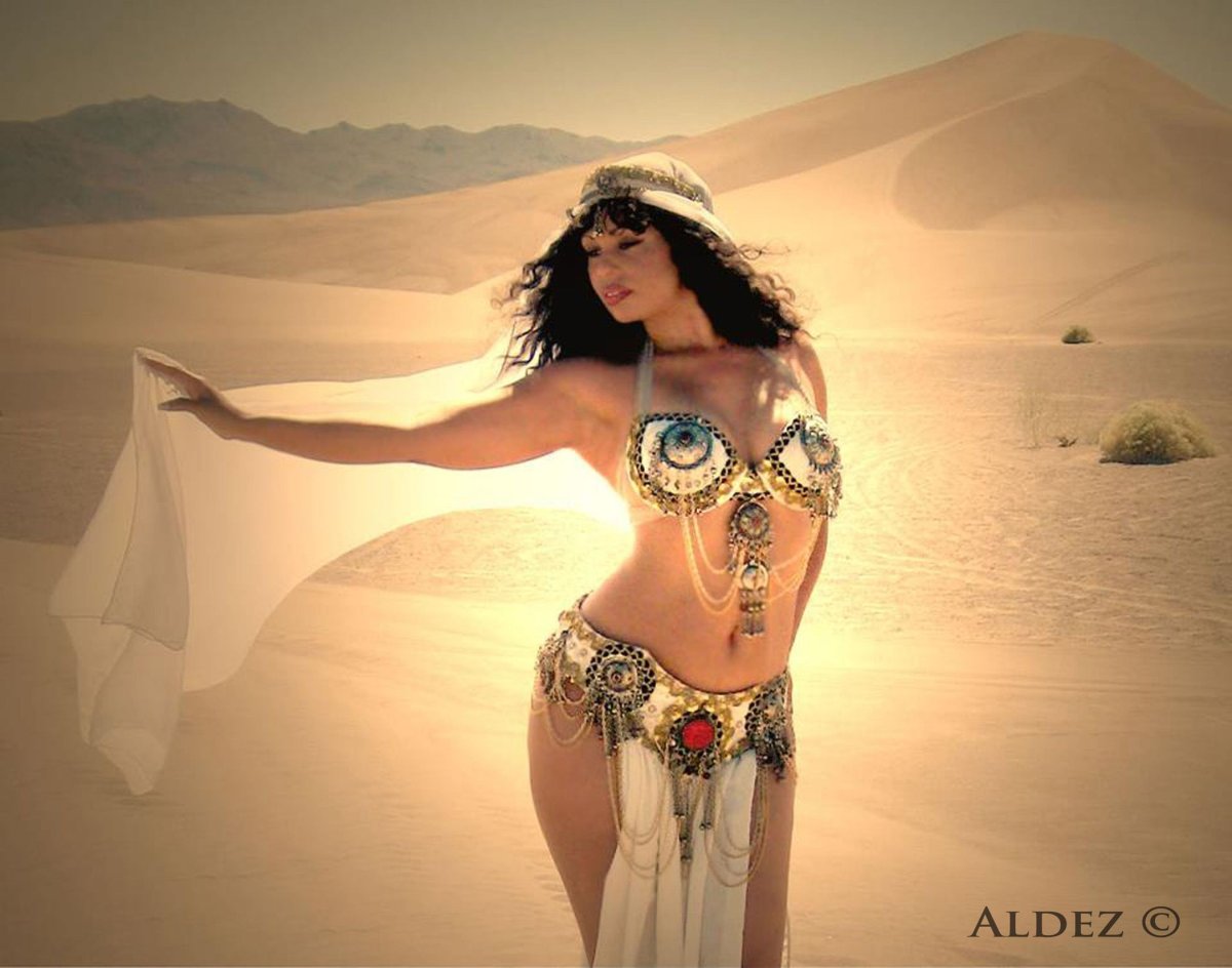 Танец живота в пустыне