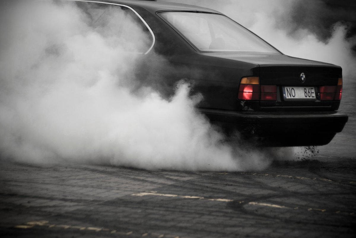 БМВ е34 в дрифте