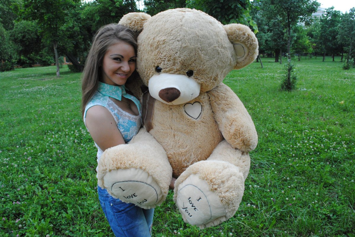 Мишка с цветами мультяшный