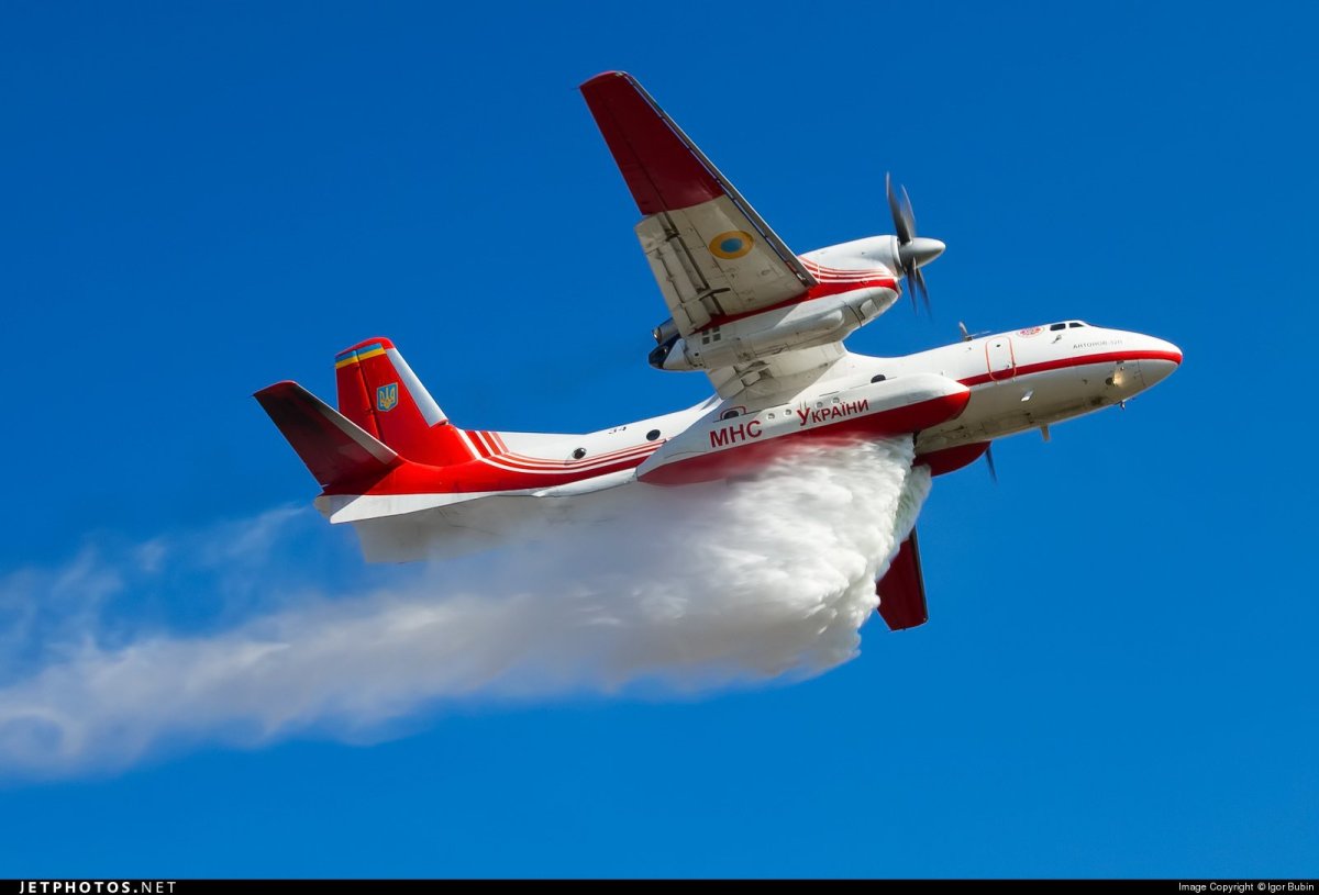 Пожарный самолет АН-32п Россия