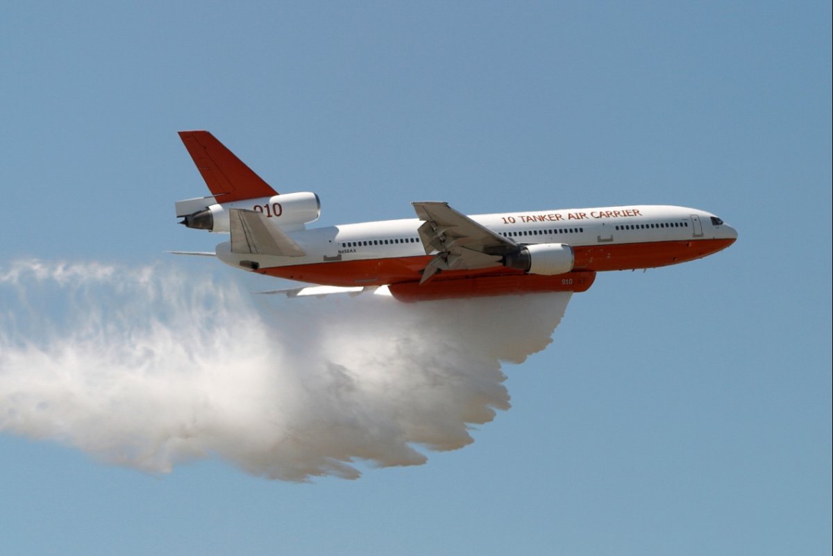 Пожарный самолет