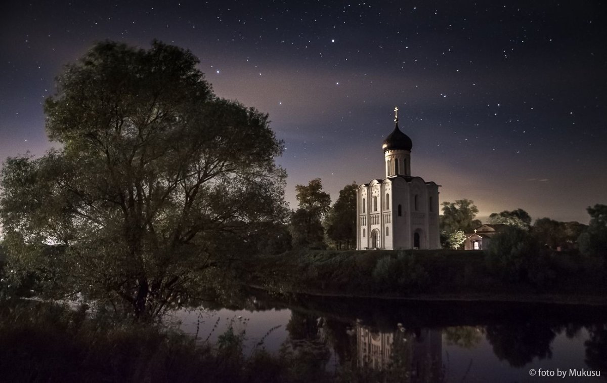 Храм Покрова на Нерли ночной